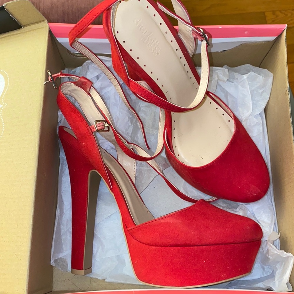 red pumps heels